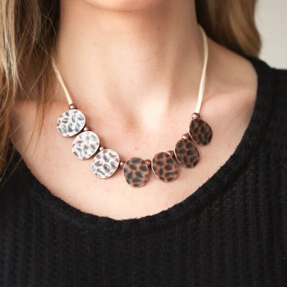 Paparazzi Jewelry Accessories - Turn Me Loose - Copper Necklace - Vintage - Picture 4 of 6